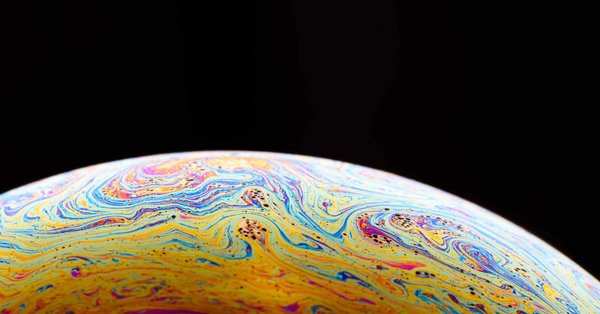 les liaisons entre le football et la politique